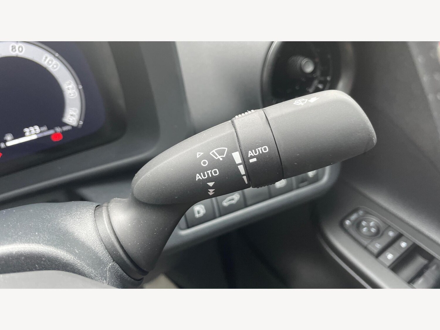 Used Toyota C-HR 2025 for sale - 77439866: Photo 26