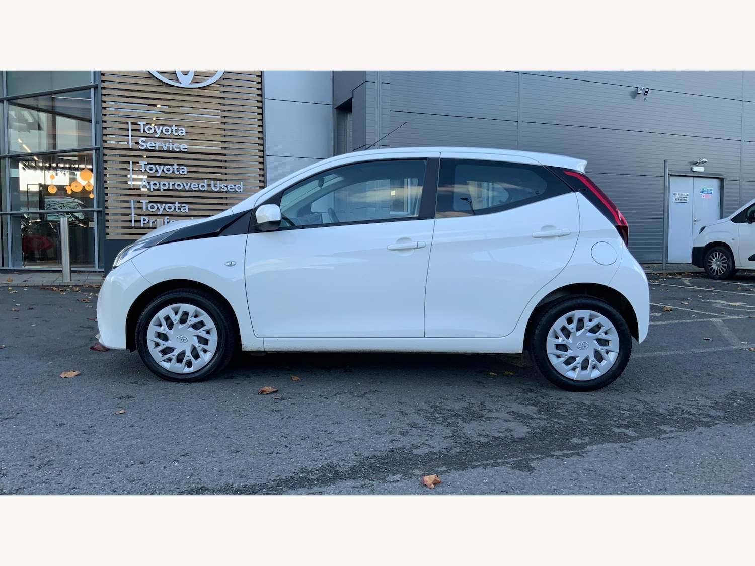 Used Toyota AYGO for sale - 76473681: Photo 19
