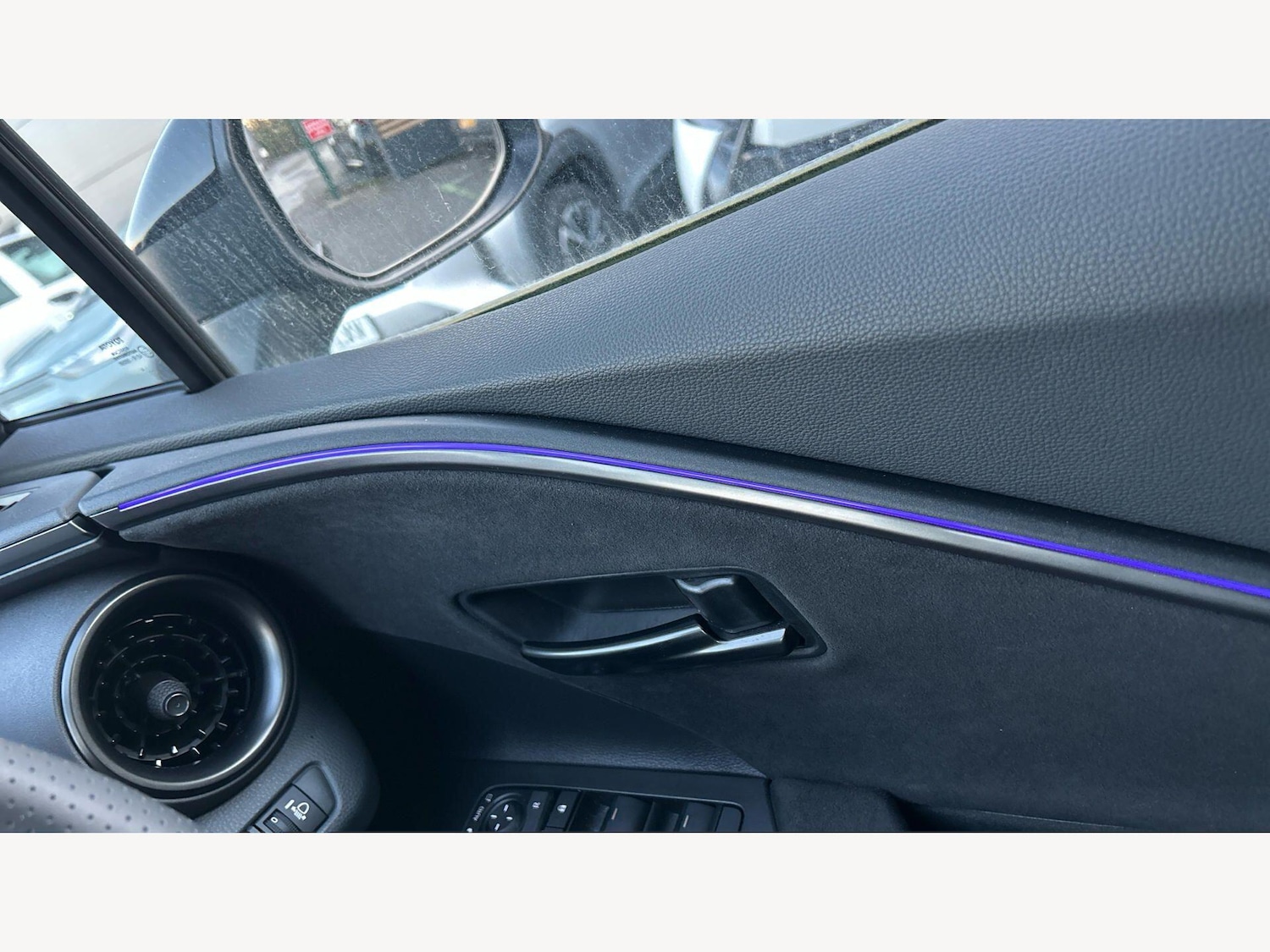 Used Toyota C-HR 2024 for sale - 77994093: Photo 25