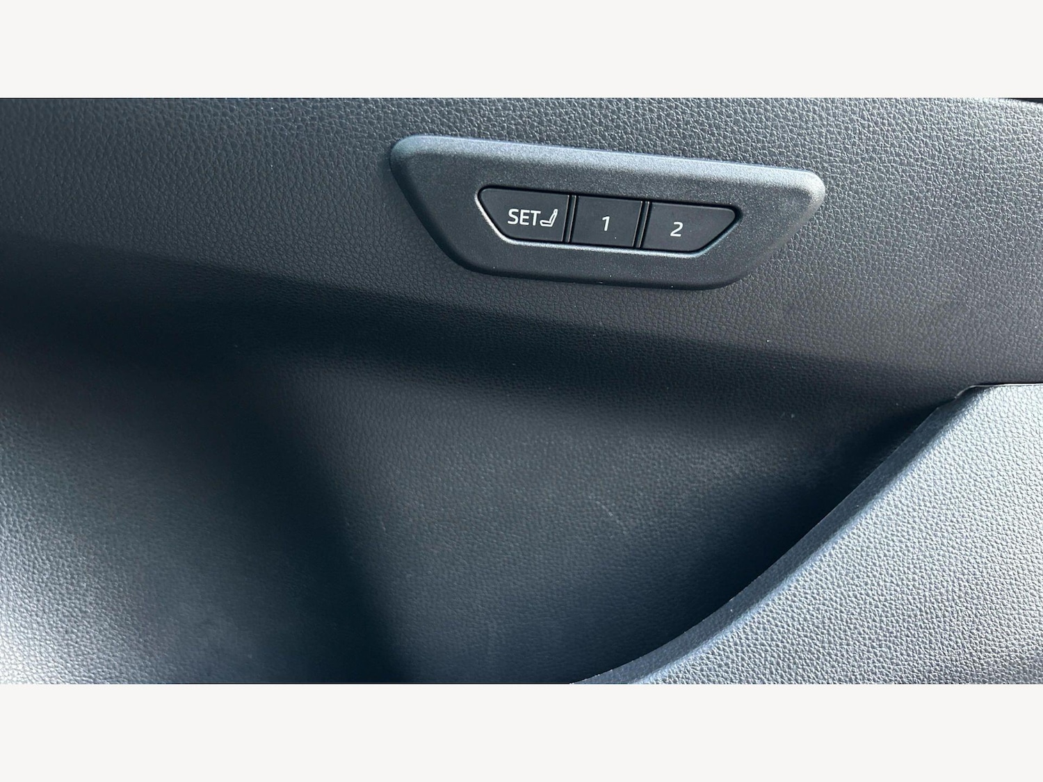 Used Toyota C-HR 2024 for sale - 77994093: Photo 27