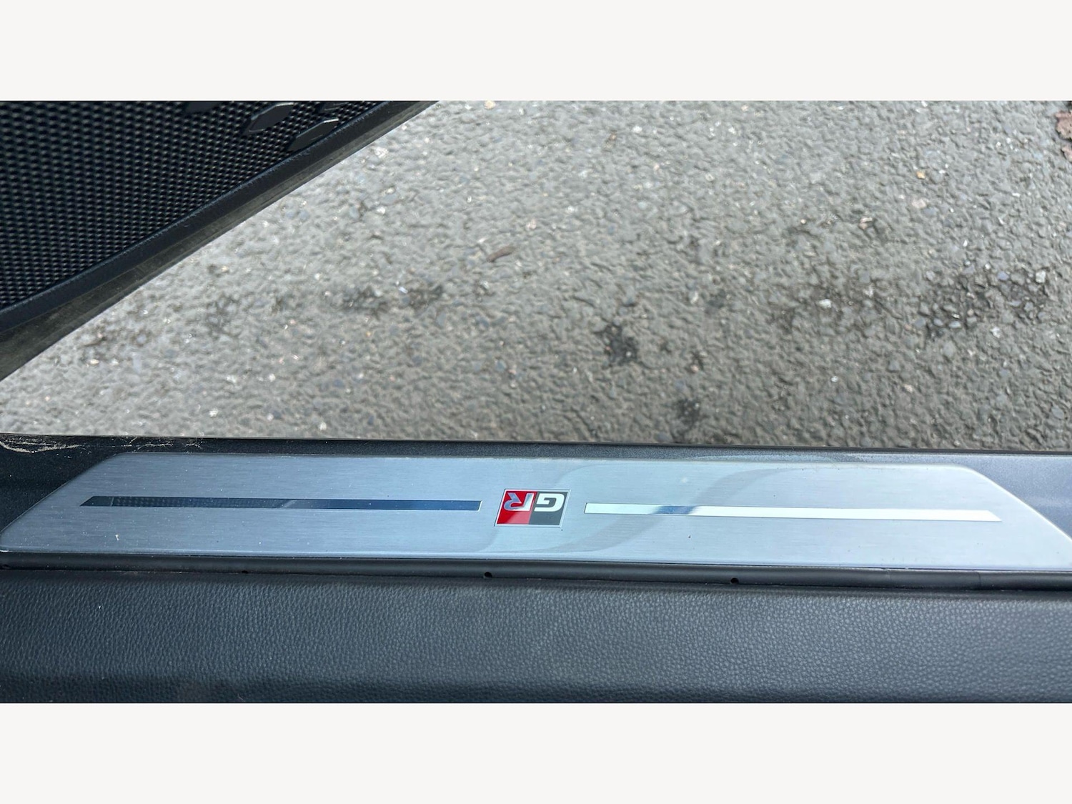 Used Toyota C-HR 2024 for sale - 77994093: Photo 30