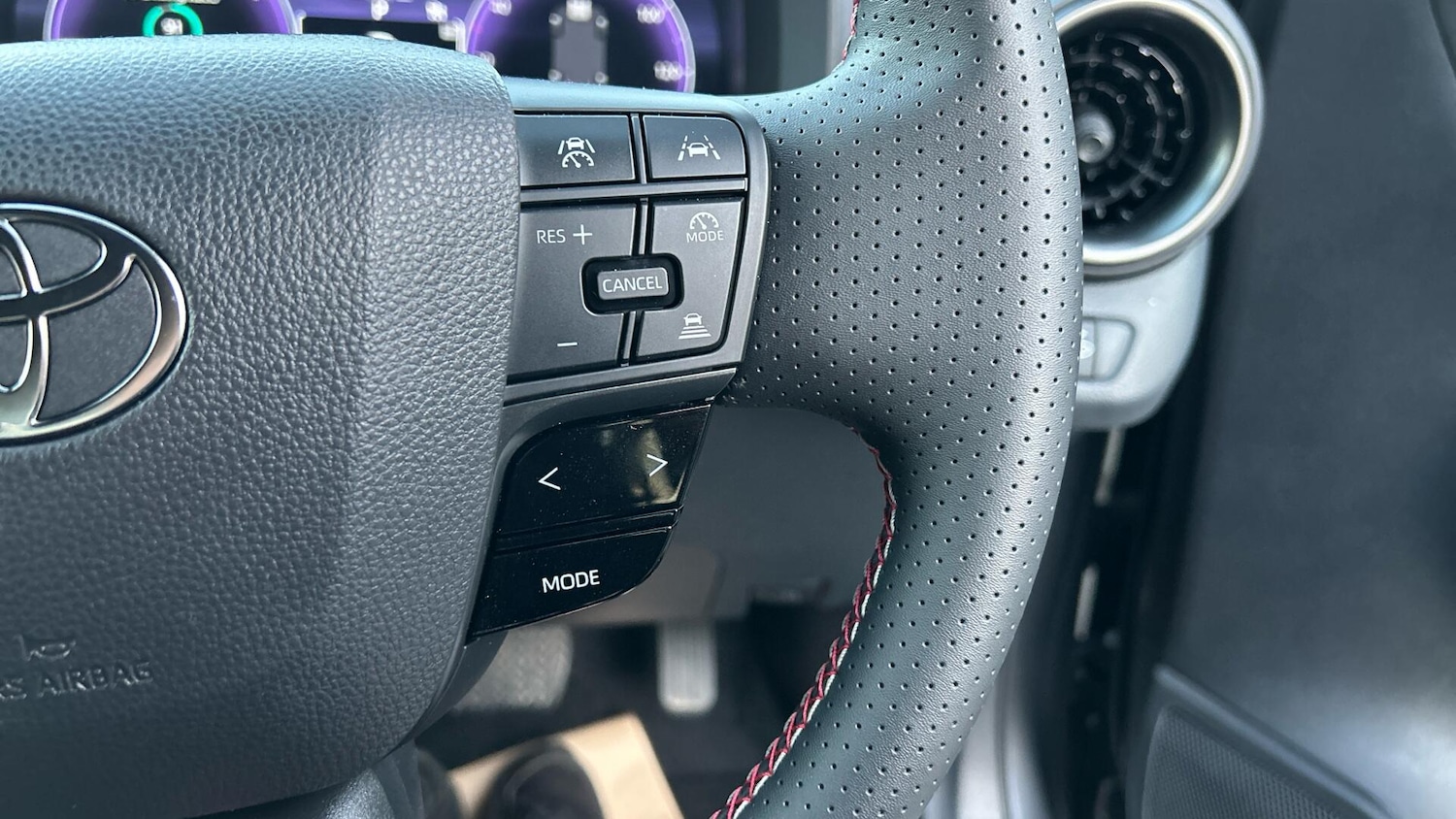 Used Toyota C-HR 2024 for sale - 77994093: Photo 33