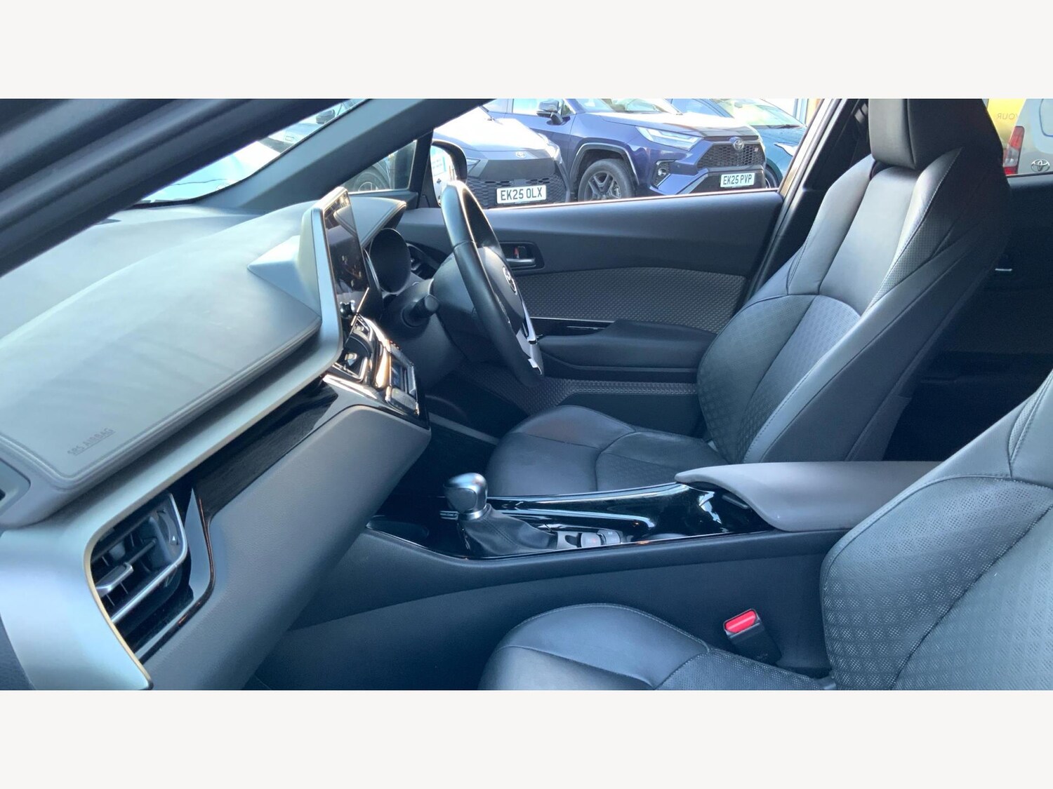 Used Toyota C-HR 2023 for sale - 76735184: Photo 12