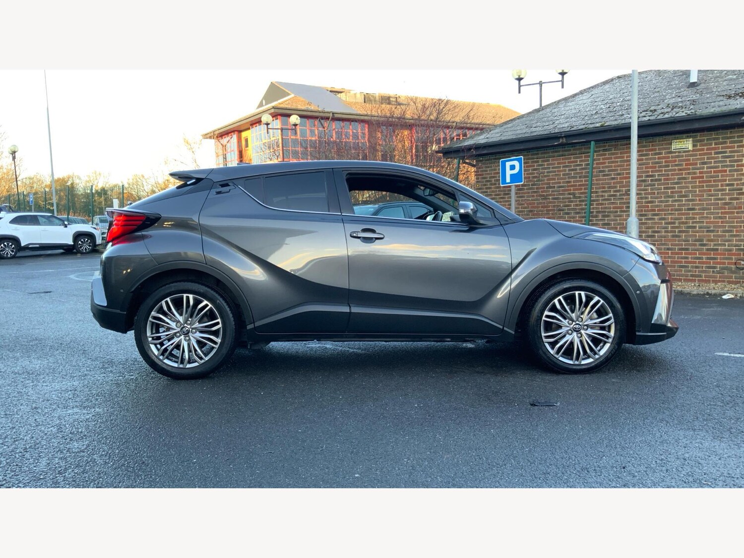 Used Toyota C-HR 2023 for sale - 76735184: Photo 18