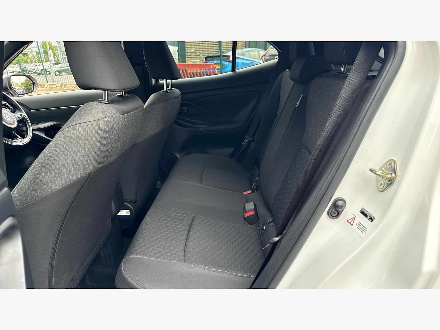 Used Toyota Yaris Cross 2024 for sale - 77143913: Photo 15