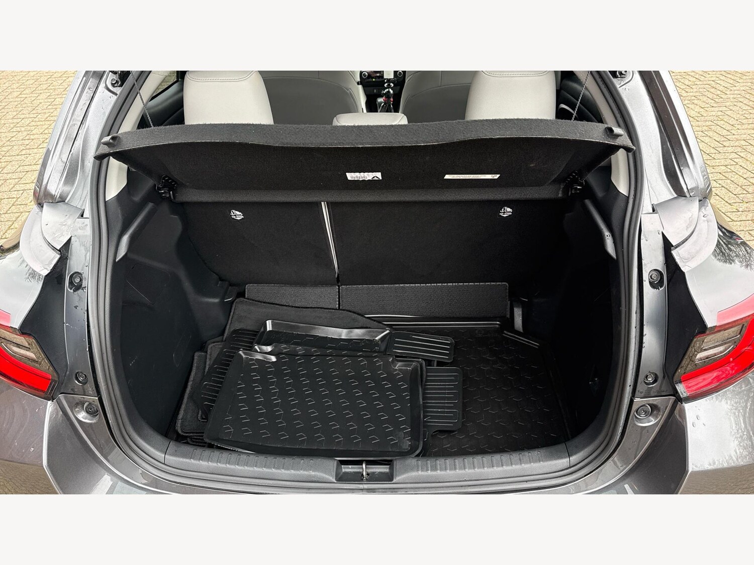 Used Toyota Yaris 2023 for sale - 77524210: Photo 16