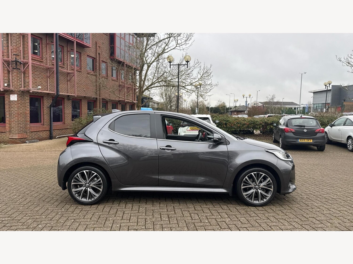 Used Toyota Yaris 2023 for sale - 77524210: Photo 18