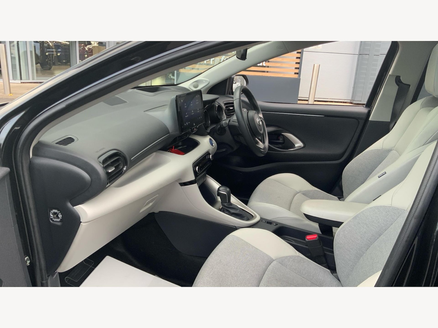 Used Toyota Yaris 2022 for sale - 76059456: Photo 12
