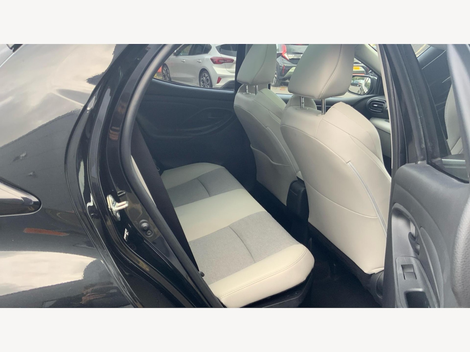 Used Toyota Yaris 2022 for sale - 76059456: Photo 14