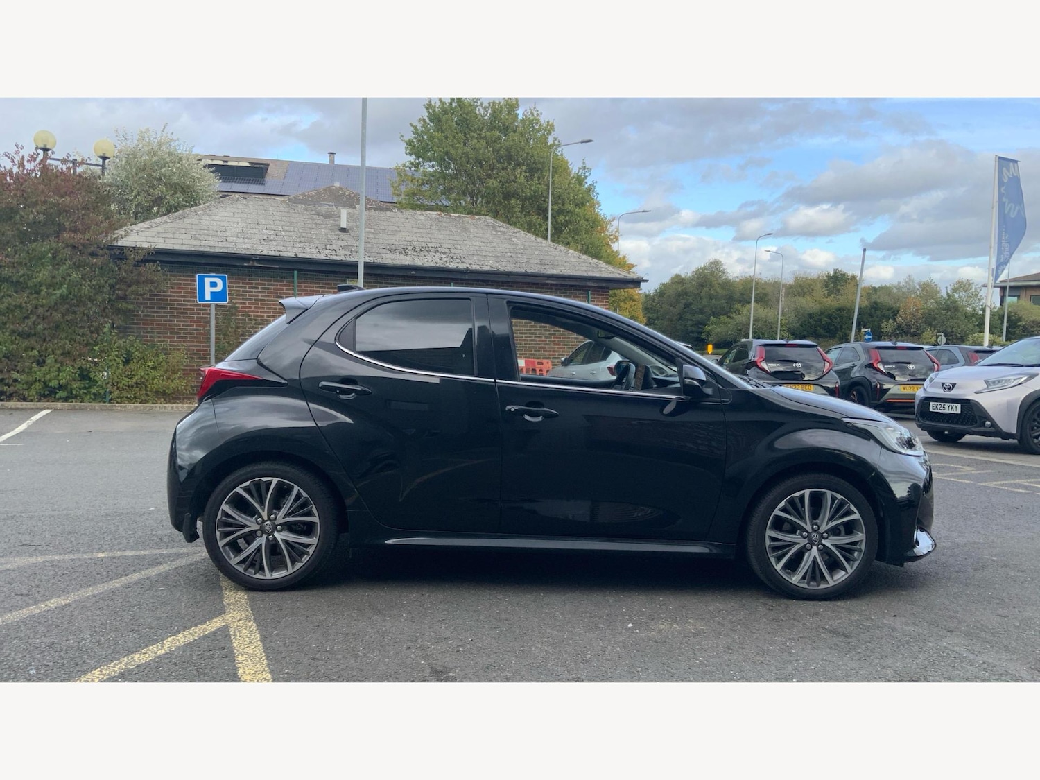 Used Toyota Yaris 2022 for sale - 76059456: Photo 18