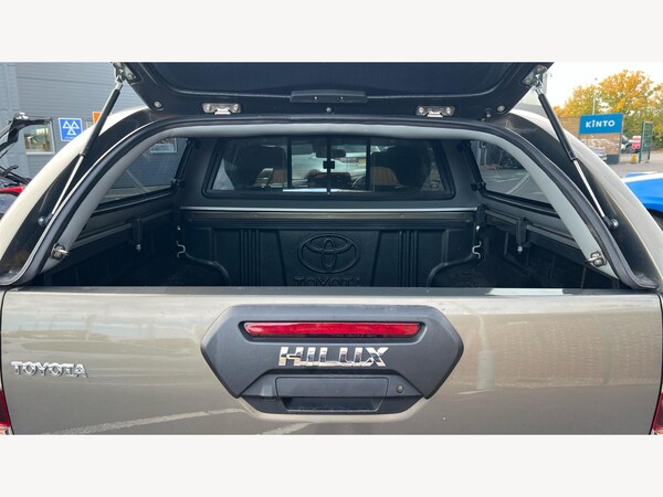 Used Toyota Hilux 2023 for sale - 76072602: Photo 16