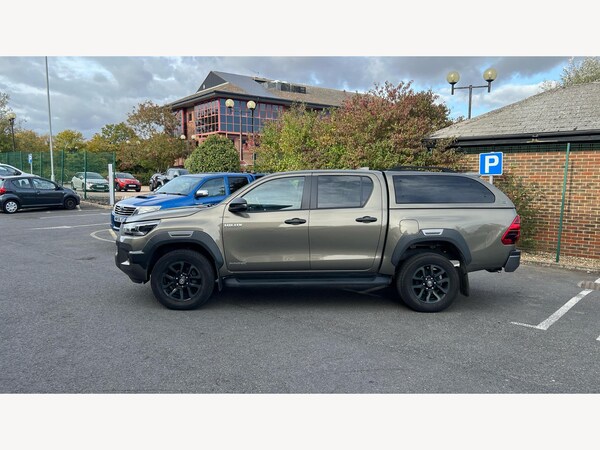 Used Toyota Hilux 2023 for sale - 76072602: Photo 19