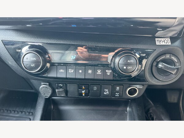 Used Toyota Hilux 2023 for sale - 76072602: Photo 25