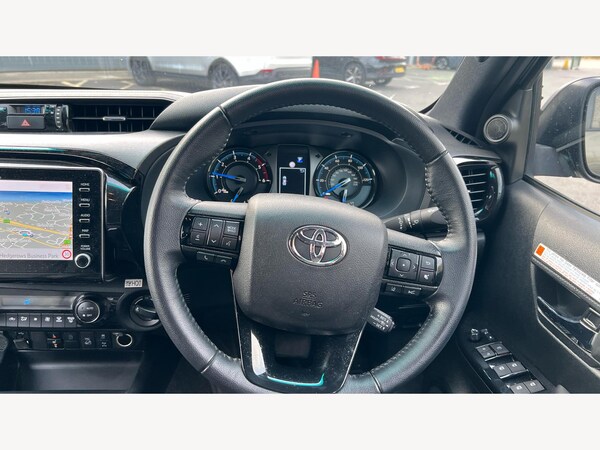 Used Toyota Hilux 2023 for sale - 76072602: Photo 8