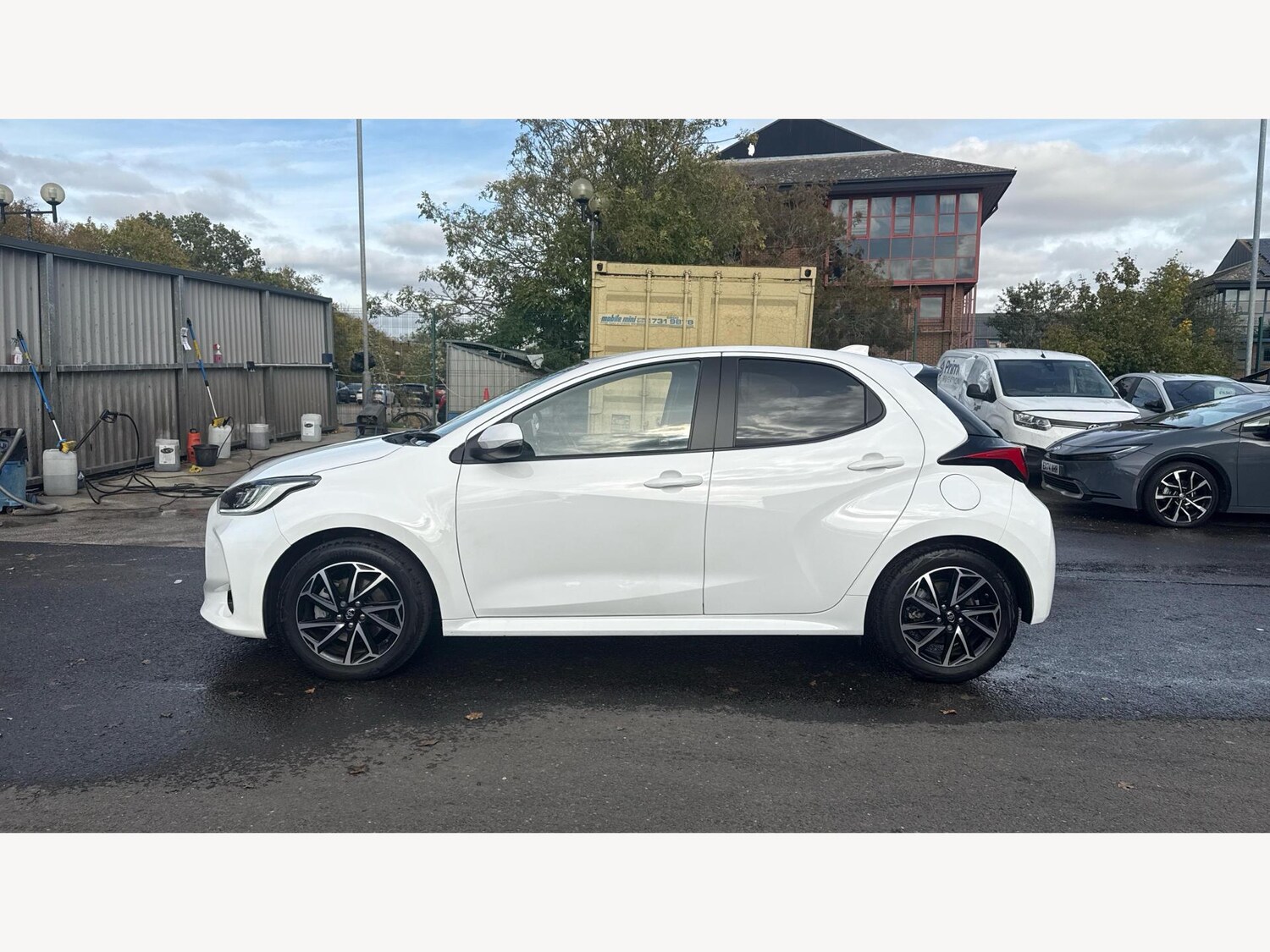 Used Toyota Yaris 2023 for sale - 76472466: Photo 19