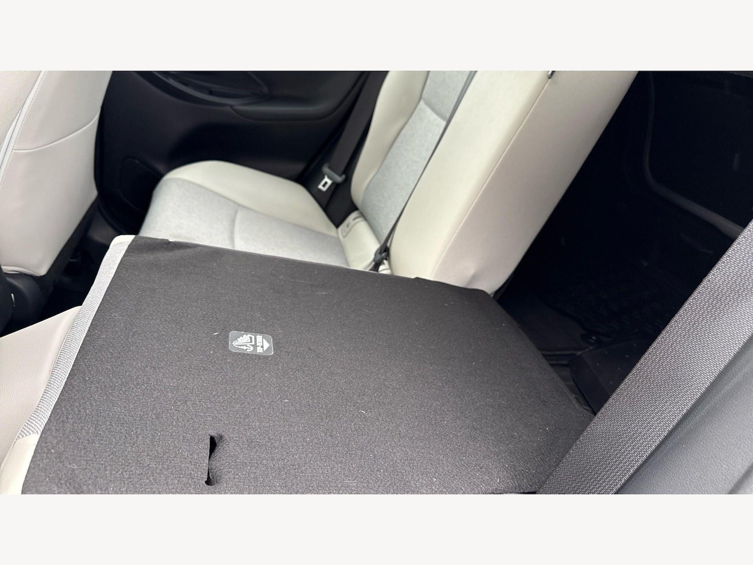 Used Toyota Yaris 2022 for sale - 78184669: Photo 20