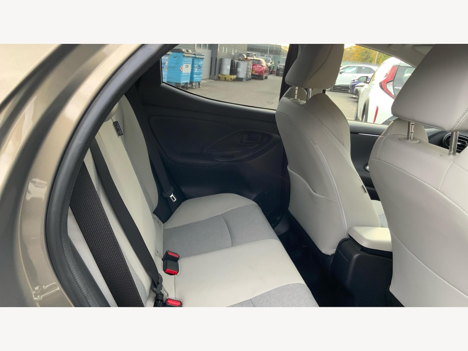 Used Toyota Yaris 2022 for sale - 76122638: Photo 14