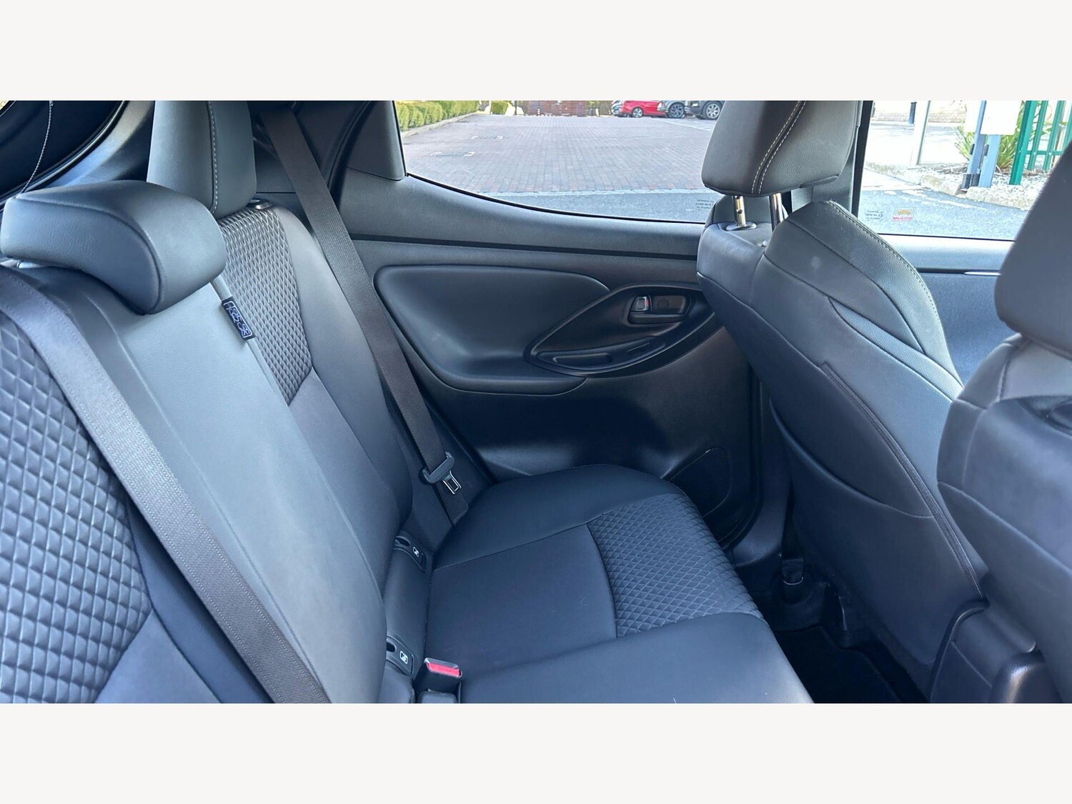 Used Toyota Yaris for sale - 78007619: Photo 14