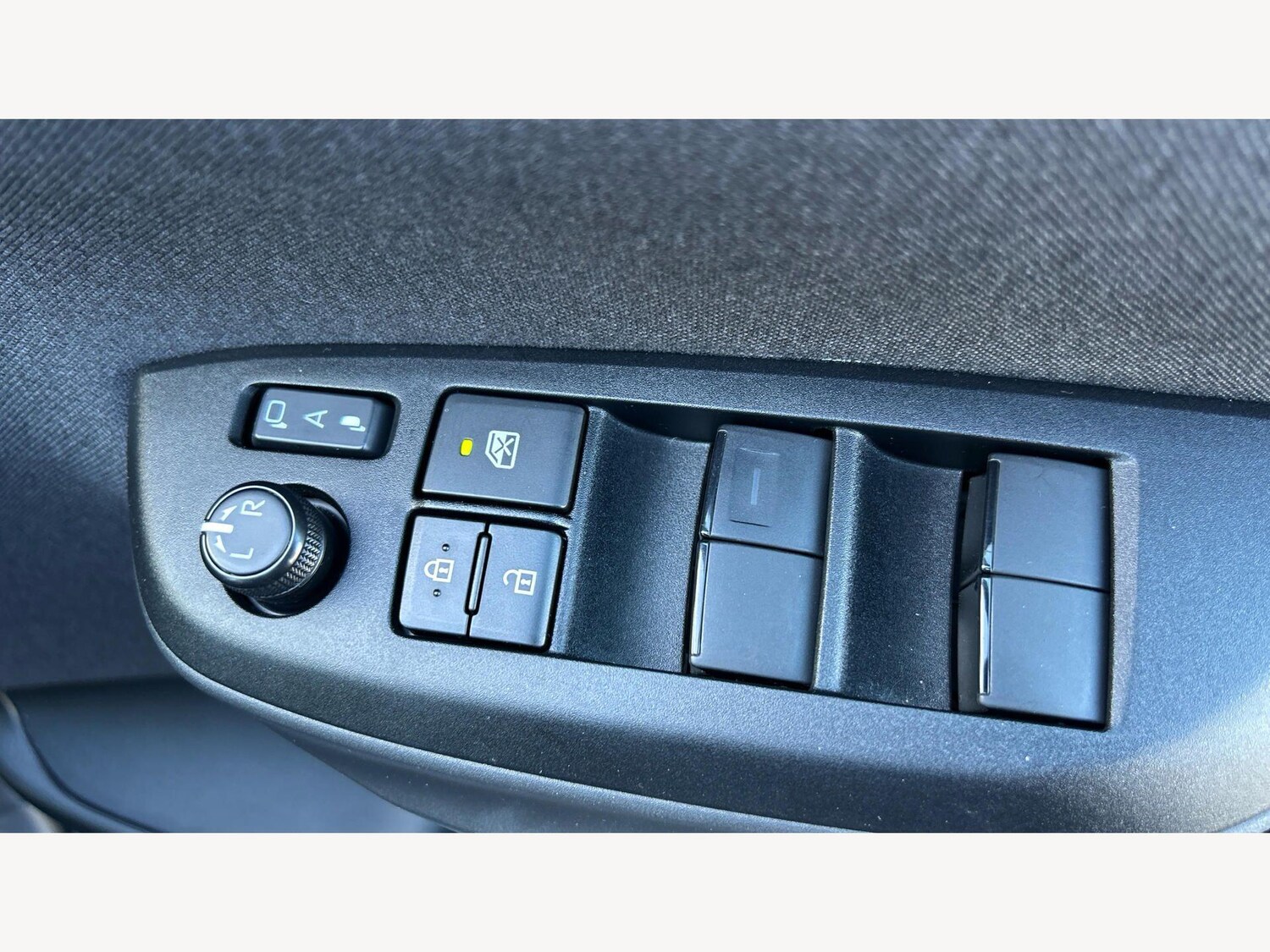 Used Toyota Yaris for sale - 78007619: Photo 25