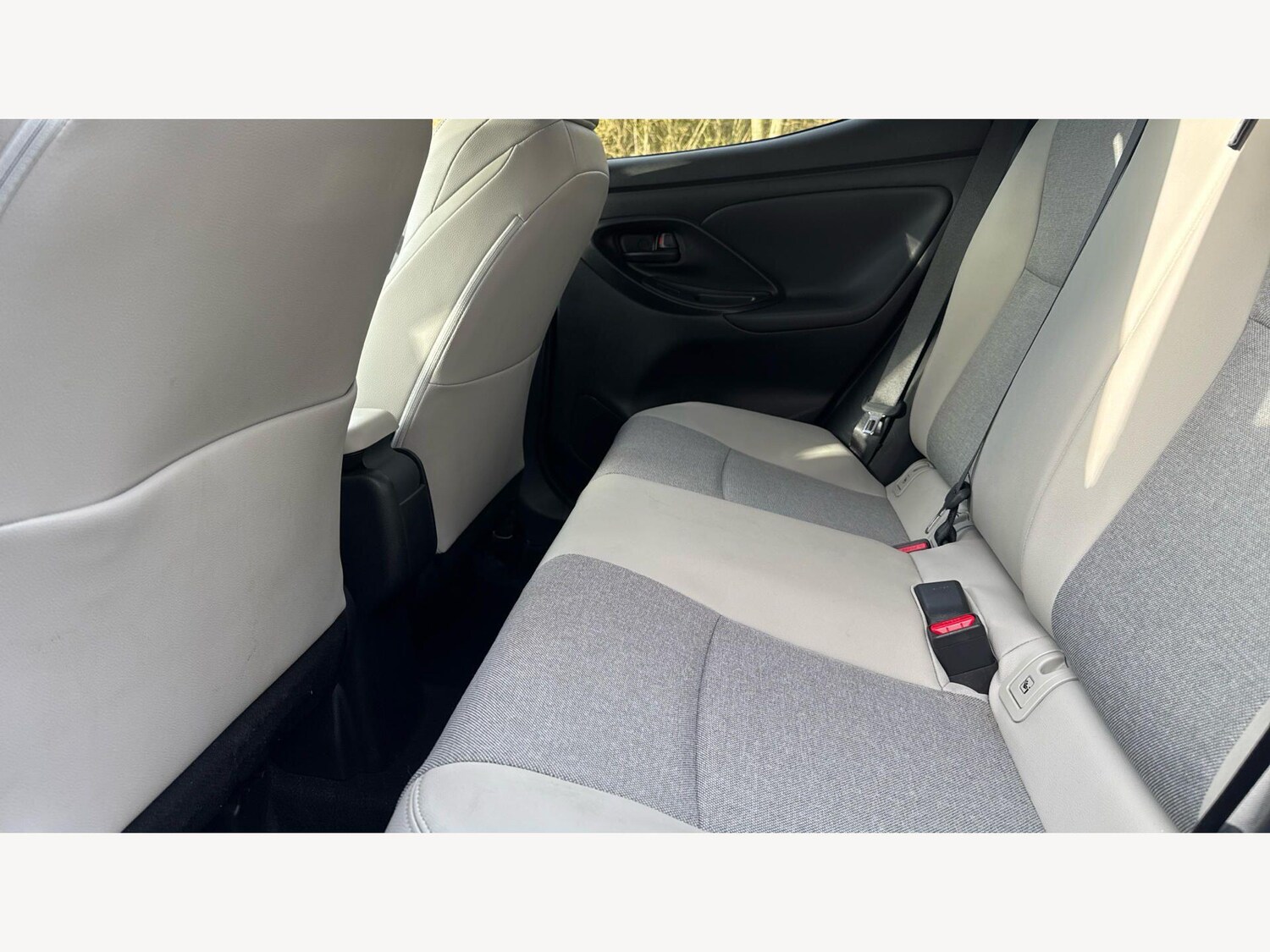 Used Toyota Yaris for sale - 77722907: Photo 15