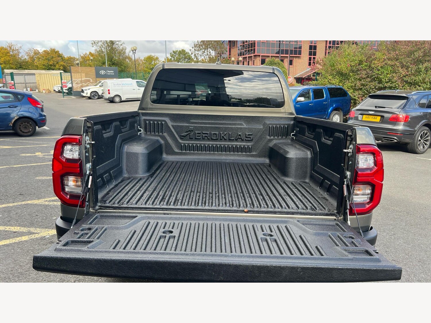 Used Toyota Hilux 2025 for sale - 76260602: Photo 16