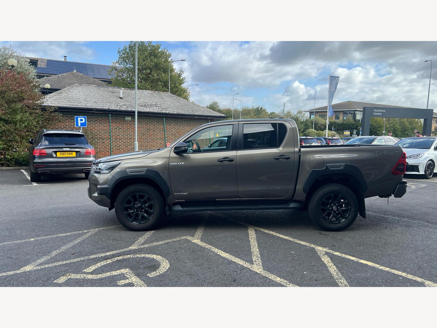 Used Toyota Hilux 2025 for sale - 76260602: Photo 19