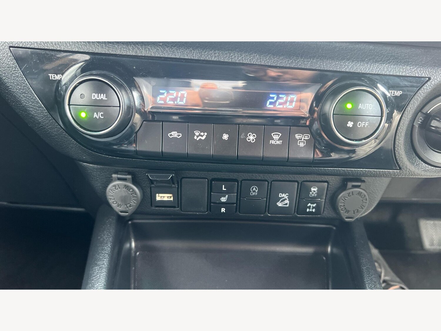 Used Toyota Hilux 2025 for sale - 76260602: Photo 28