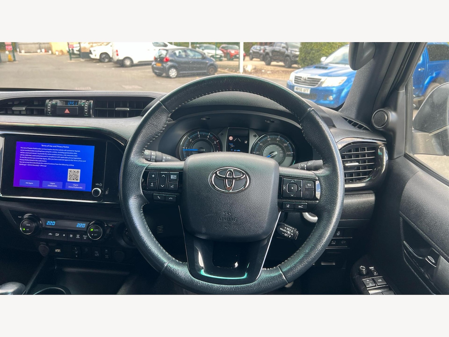 Used Toyota Hilux 2025 for sale - 76260602: Photo 8