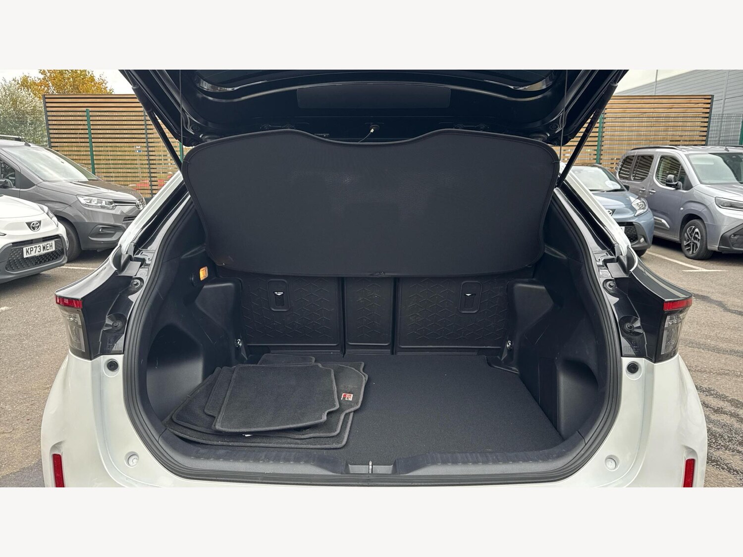 Used Toyota Yaris Cross 2024 for sale - 76283141: Photo 16