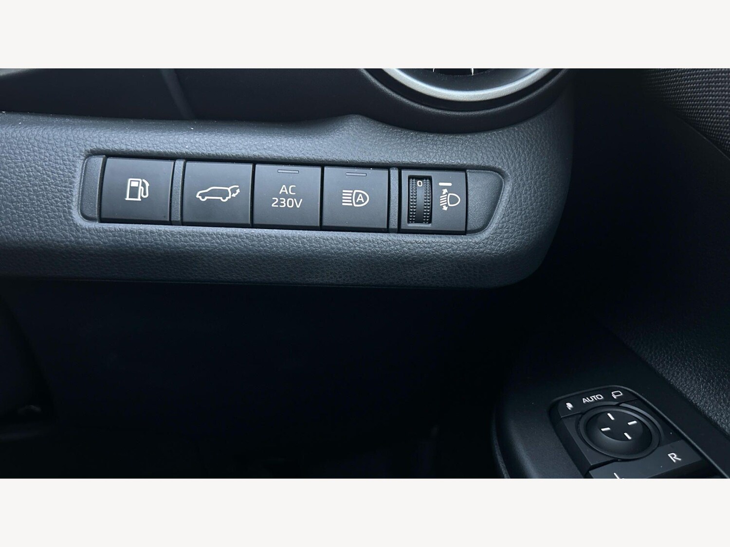 Used Toyota C-HR 2024 for sale - 78047834: Photo 28