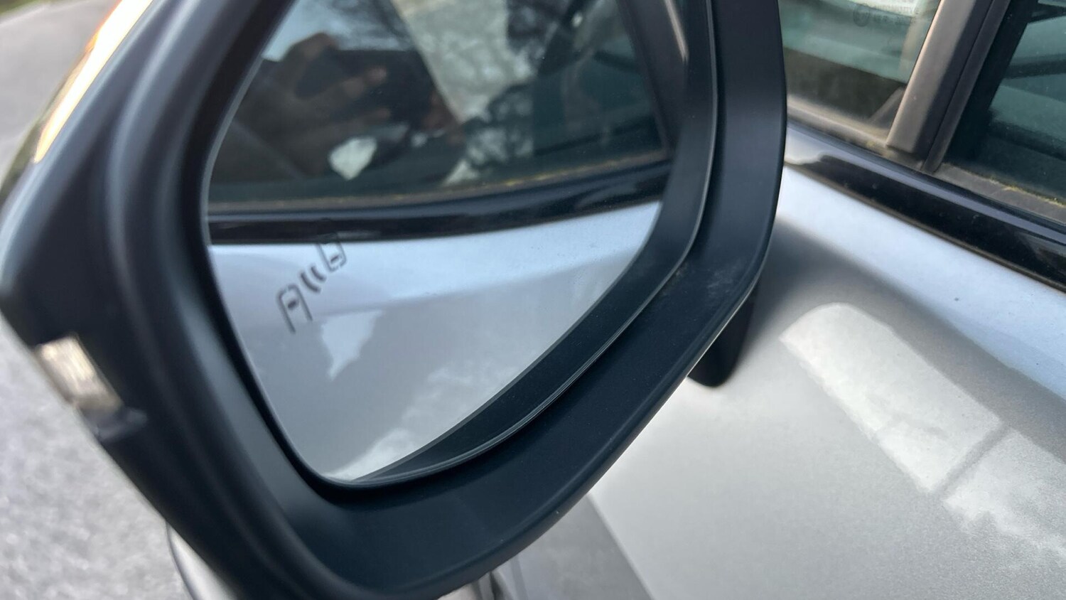 Used Toyota C-HR 2024 for sale - 78047834: Photo 32