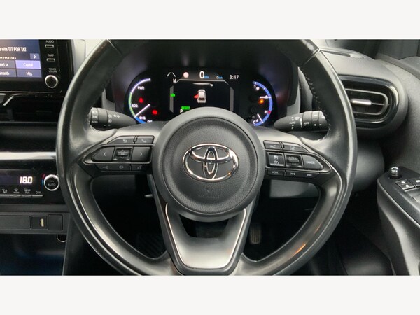 Used Toyota Yaris Cross 2022 for sale - 76189589: Photo 10