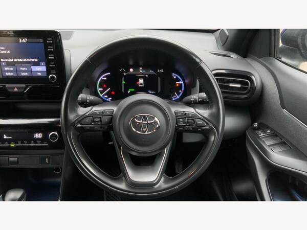 Used Toyota Yaris Cross 2022 for sale - 76189589: Photo 8