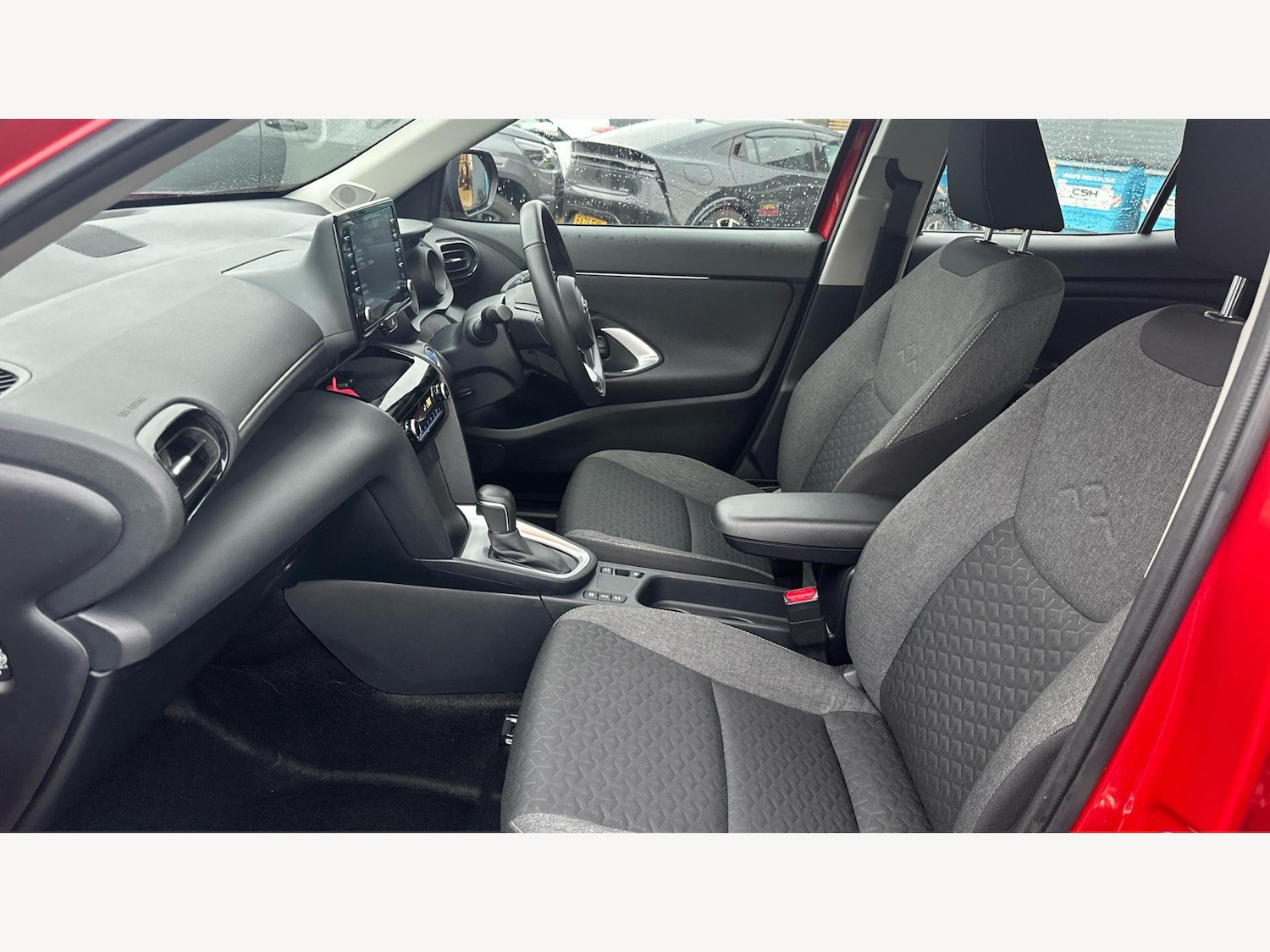 Used Toyota Yaris Cross 2024 for sale - 76899213: Photo 12