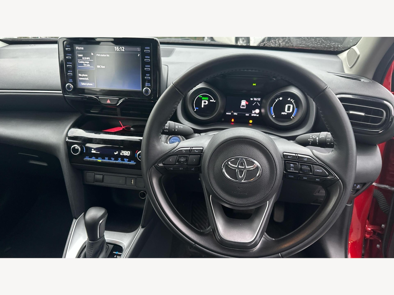 Used Toyota Yaris Cross 2024 for sale - 76899213: Photo 8
