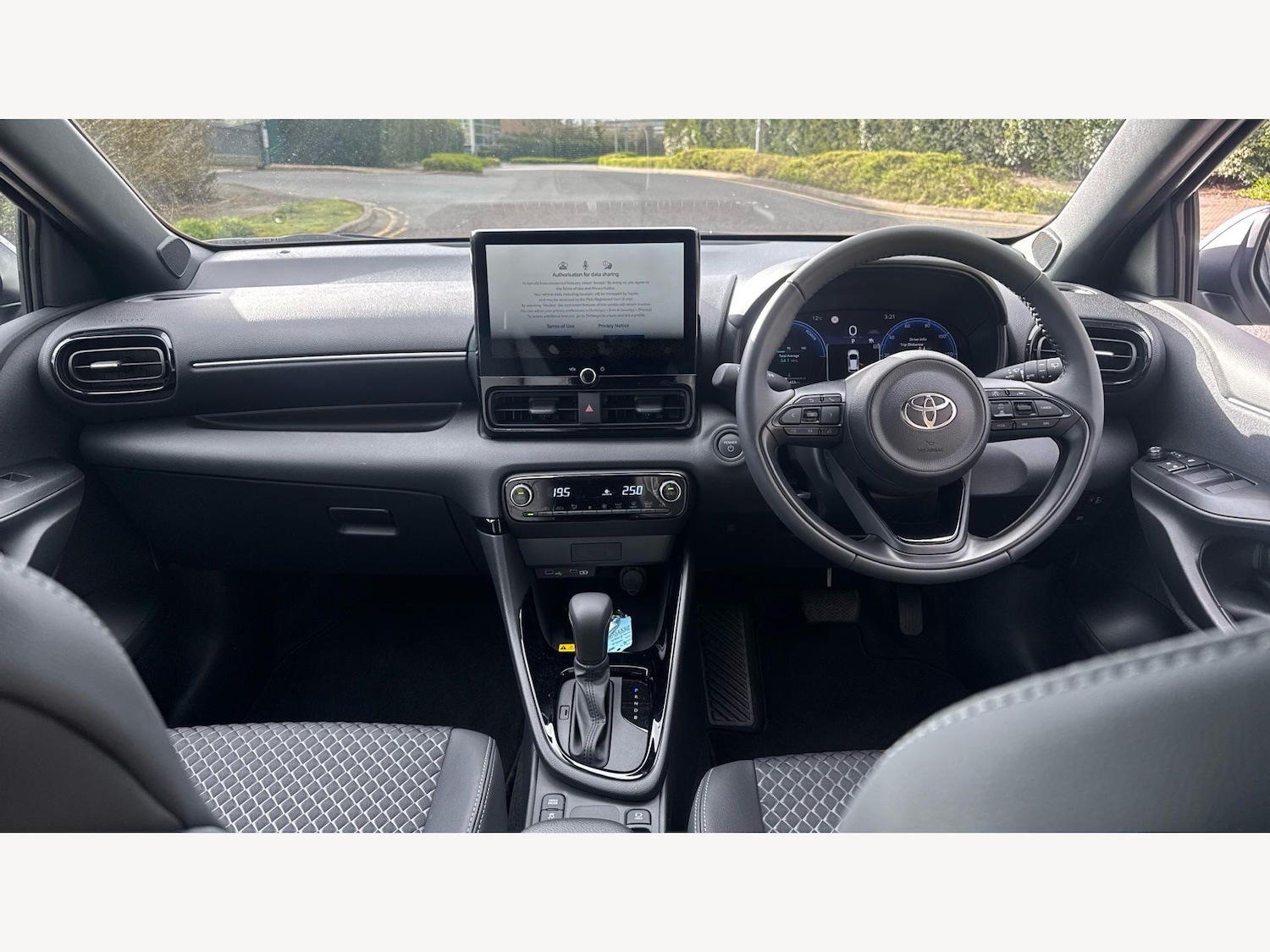 Used Toyota Yaris 2025 for sale - 77909032: Photo 7