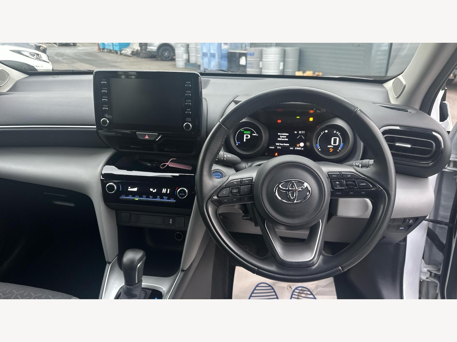 Used Toyota Yaris Cross 2022 for sale - 77060123: Photo 8