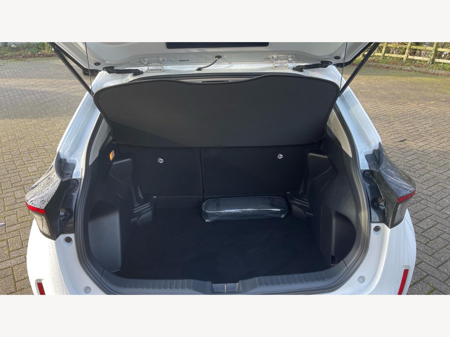 Used Toyota Yaris Cross 2023 for sale - 77468845: Photo 16