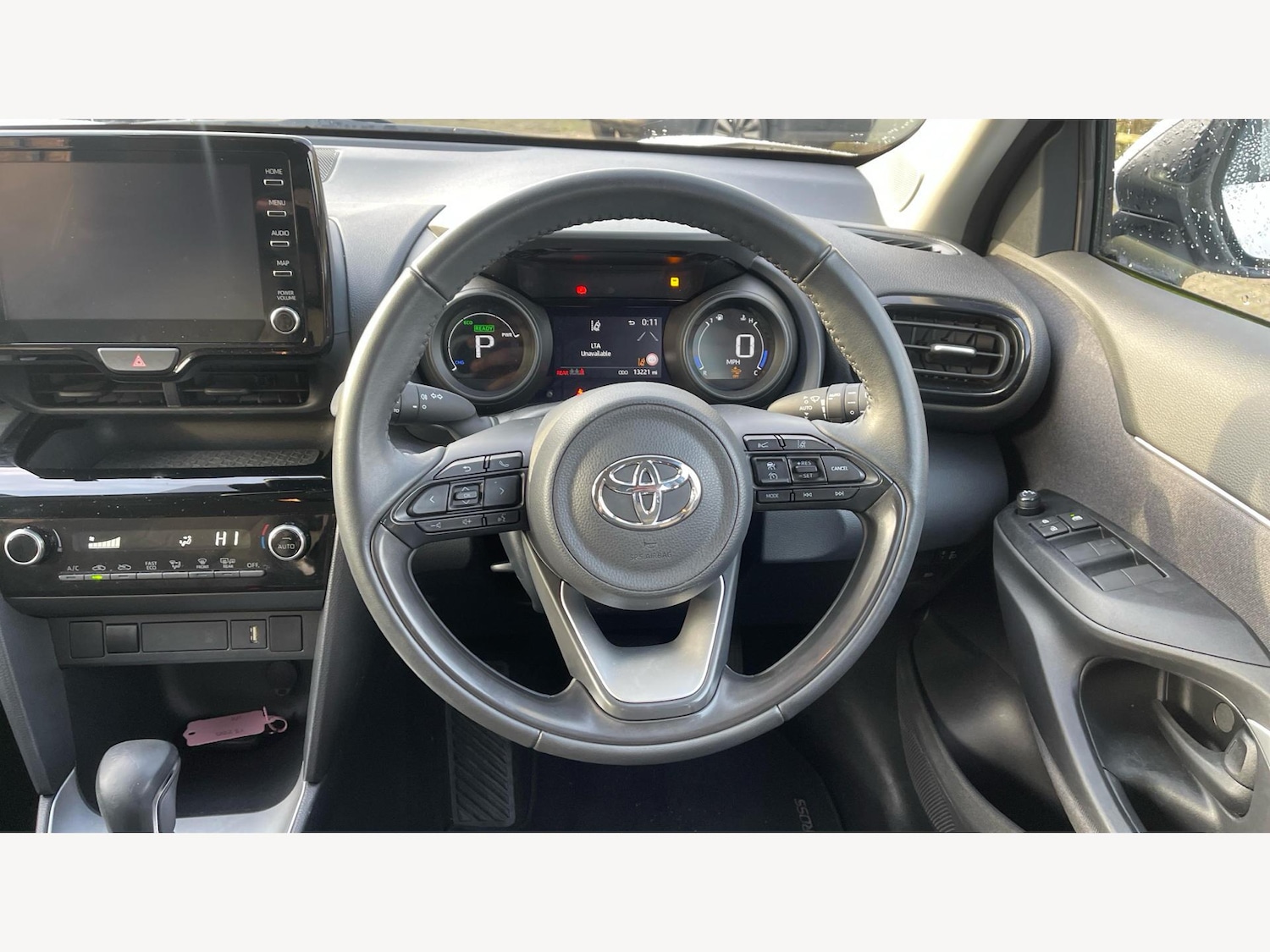 Used Toyota Yaris Cross 2023 for sale - 77468845: Photo 8