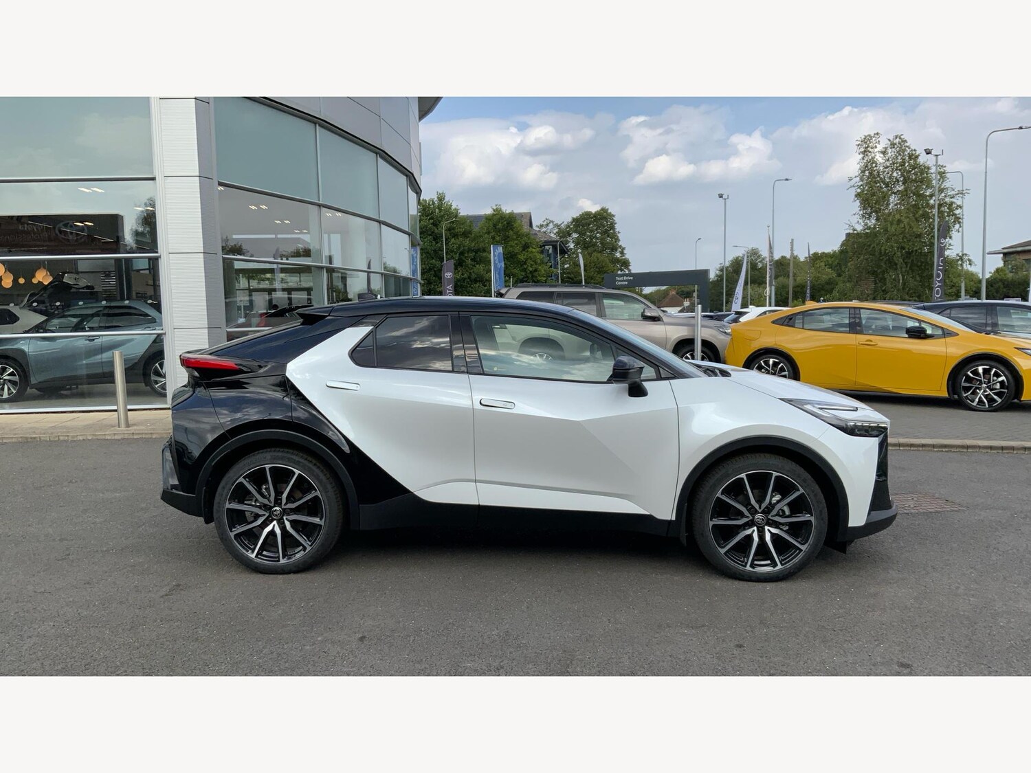 Used Toyota C-HR 2025 for sale - 76425665: Photo 18