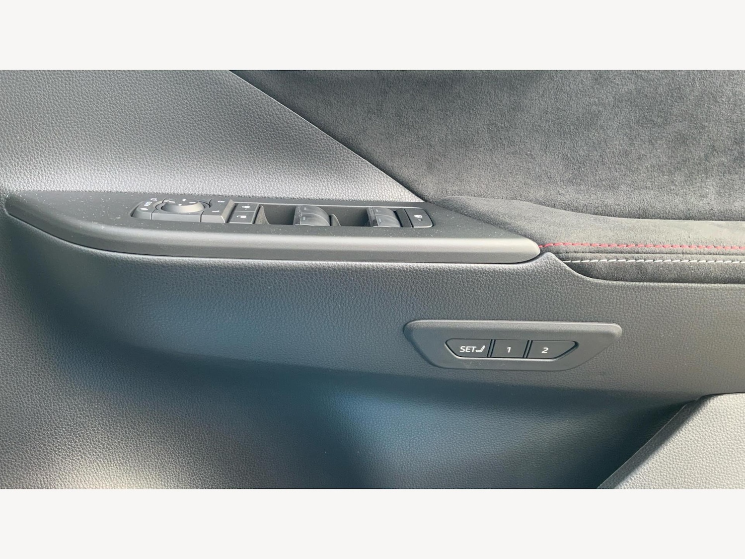 Used Toyota C-HR 2025 for sale - 76425665: Photo 28