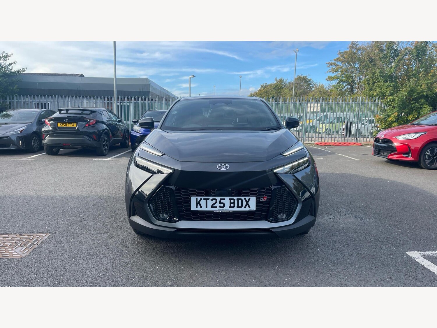 Used Toyota C-HR 2025 for sale - 75915043: Photo 17