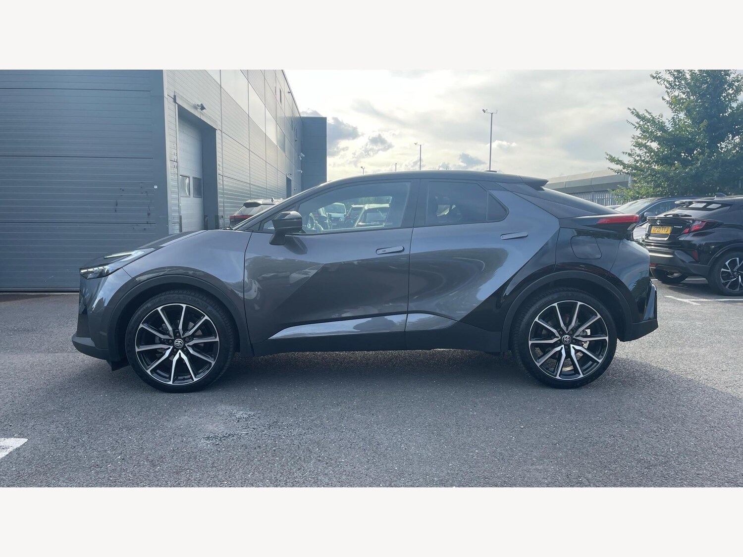 Used Toyota C-HR 2025 for sale - 75915043: Photo 19