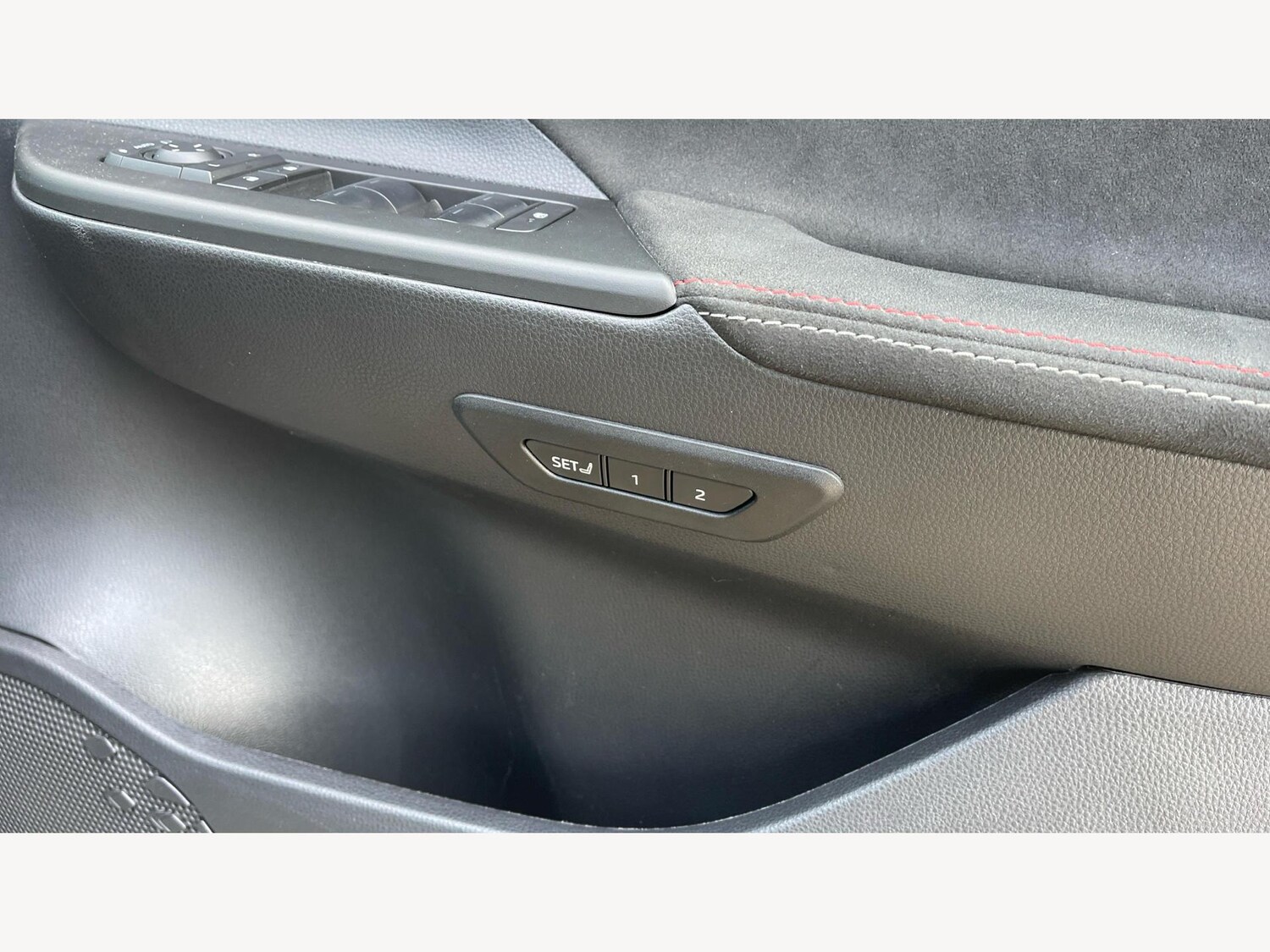 Used Toyota C-HR 2025 for sale - 75915043: Photo 25