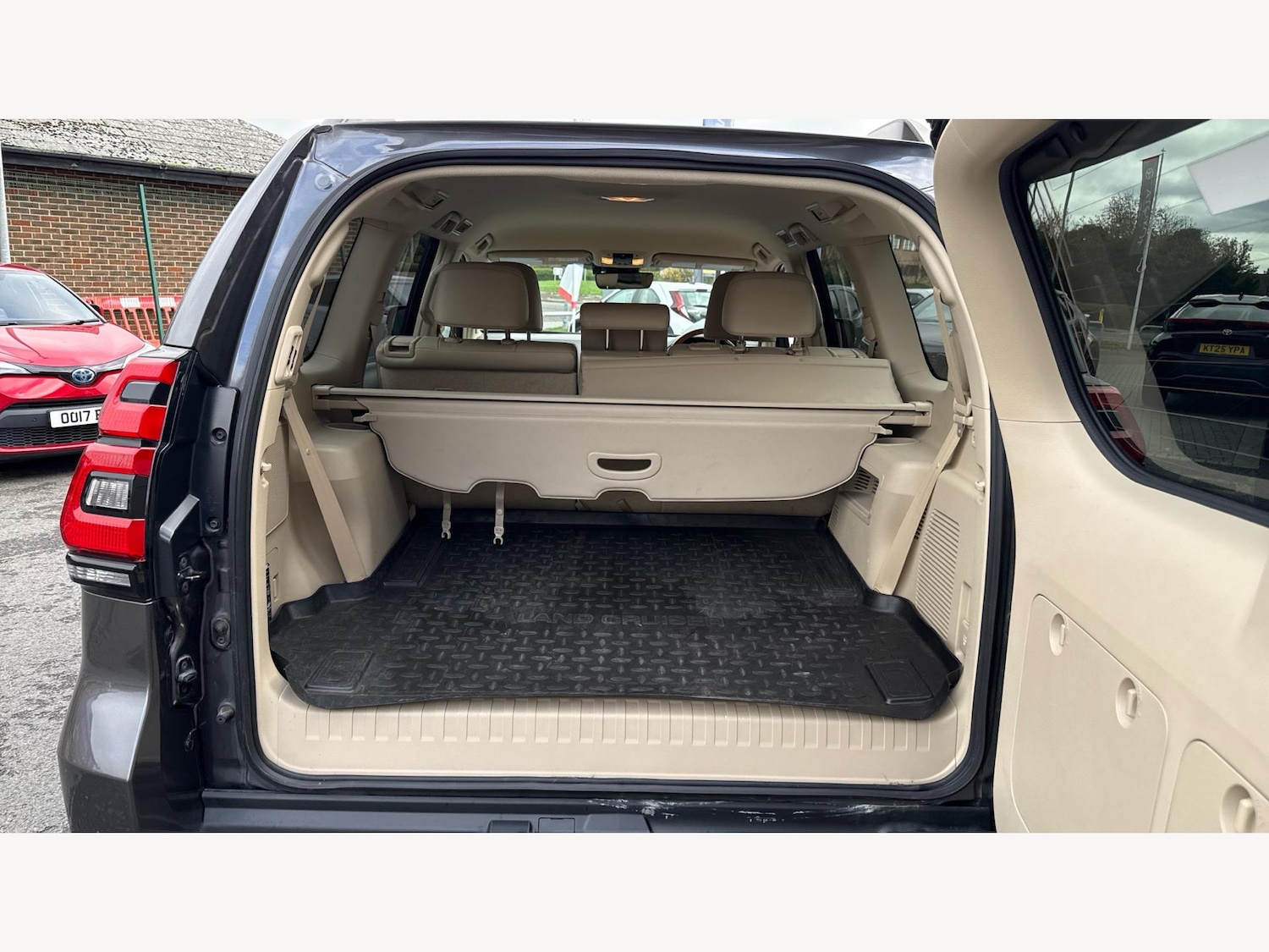 Used Toyota Land Cruiser 2021 for sale - 76898569: Photo 16