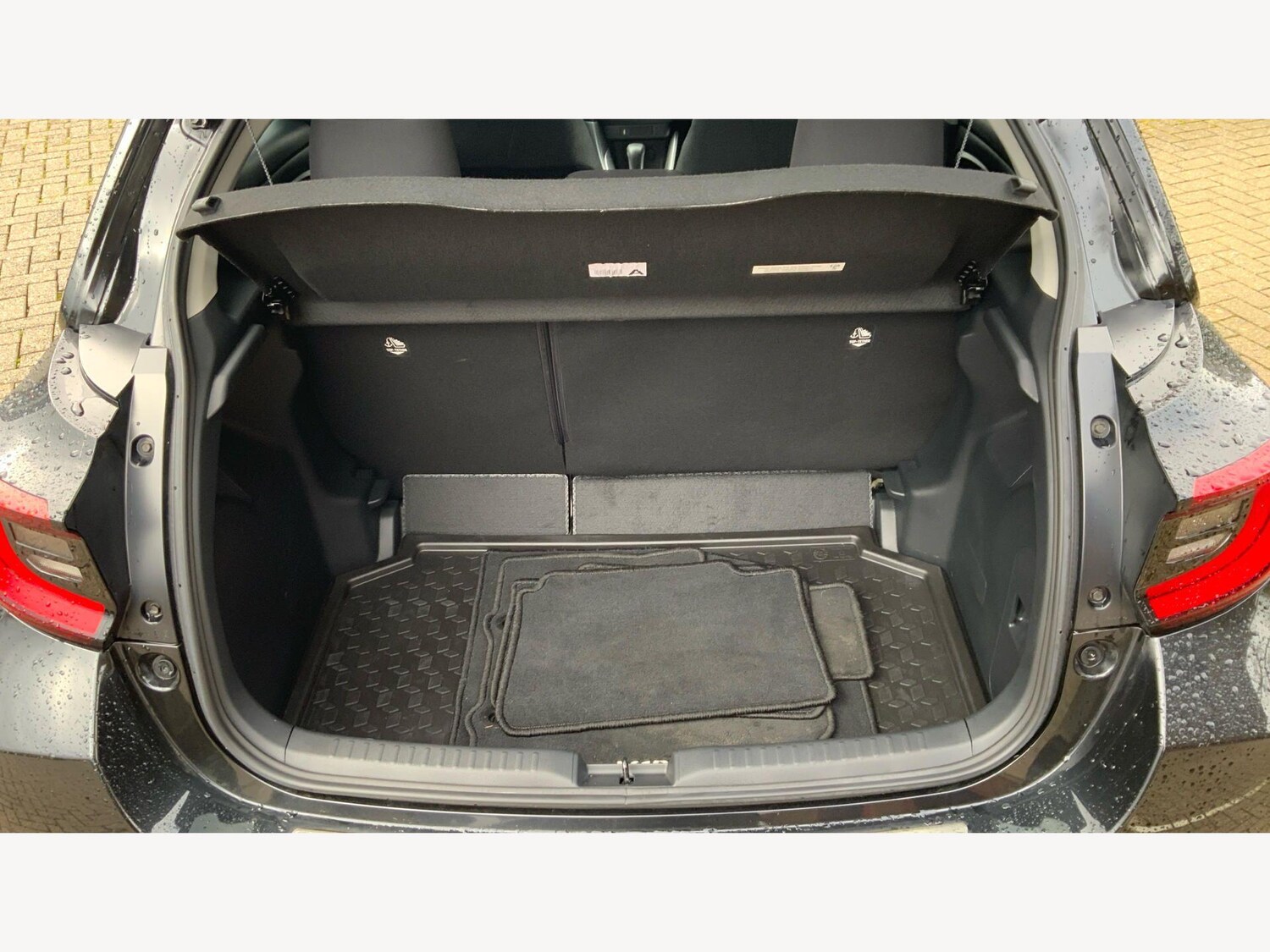 Used Toyota Yaris for sale - 77854236: Photo 16