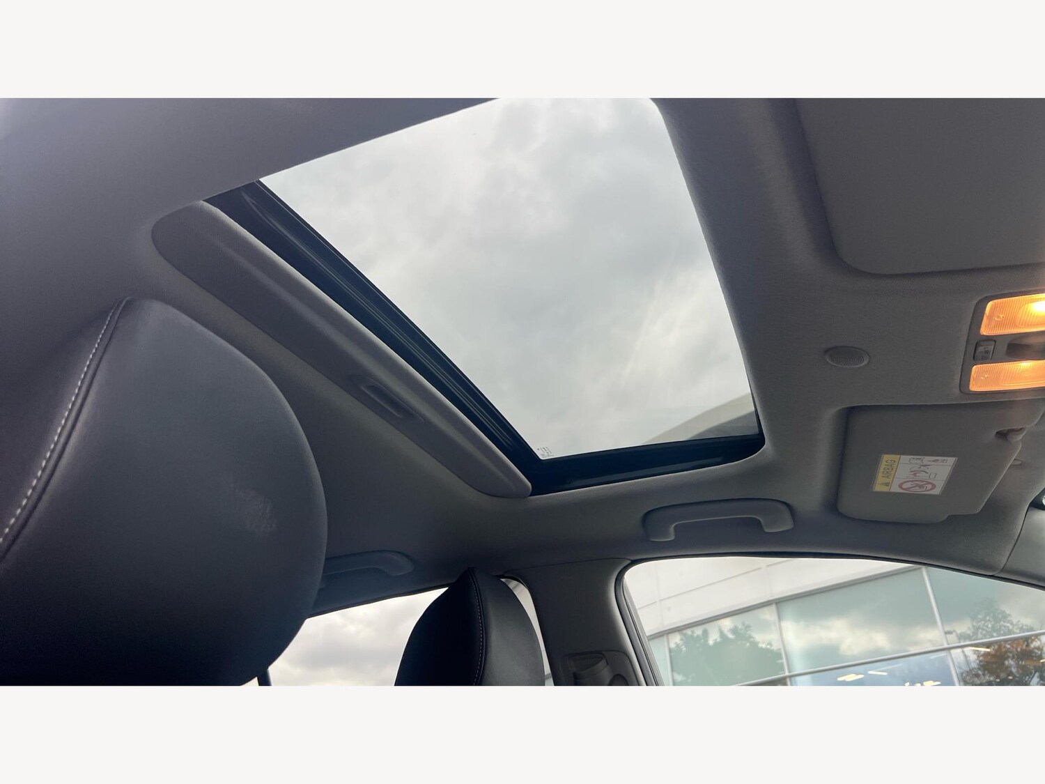 Used Kia Picanto 2024 for sale - 76072687: Photo 32