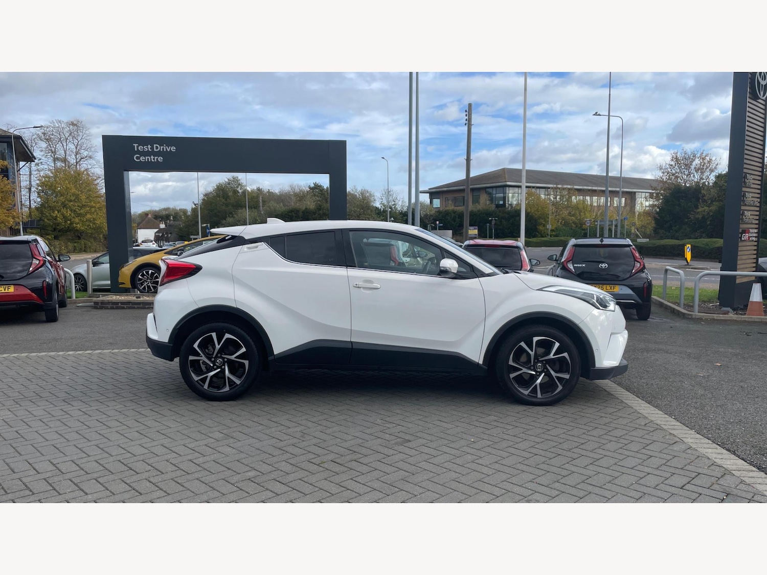 Used Toyota C-HR 2019 for sale - 76409302: Photo 18