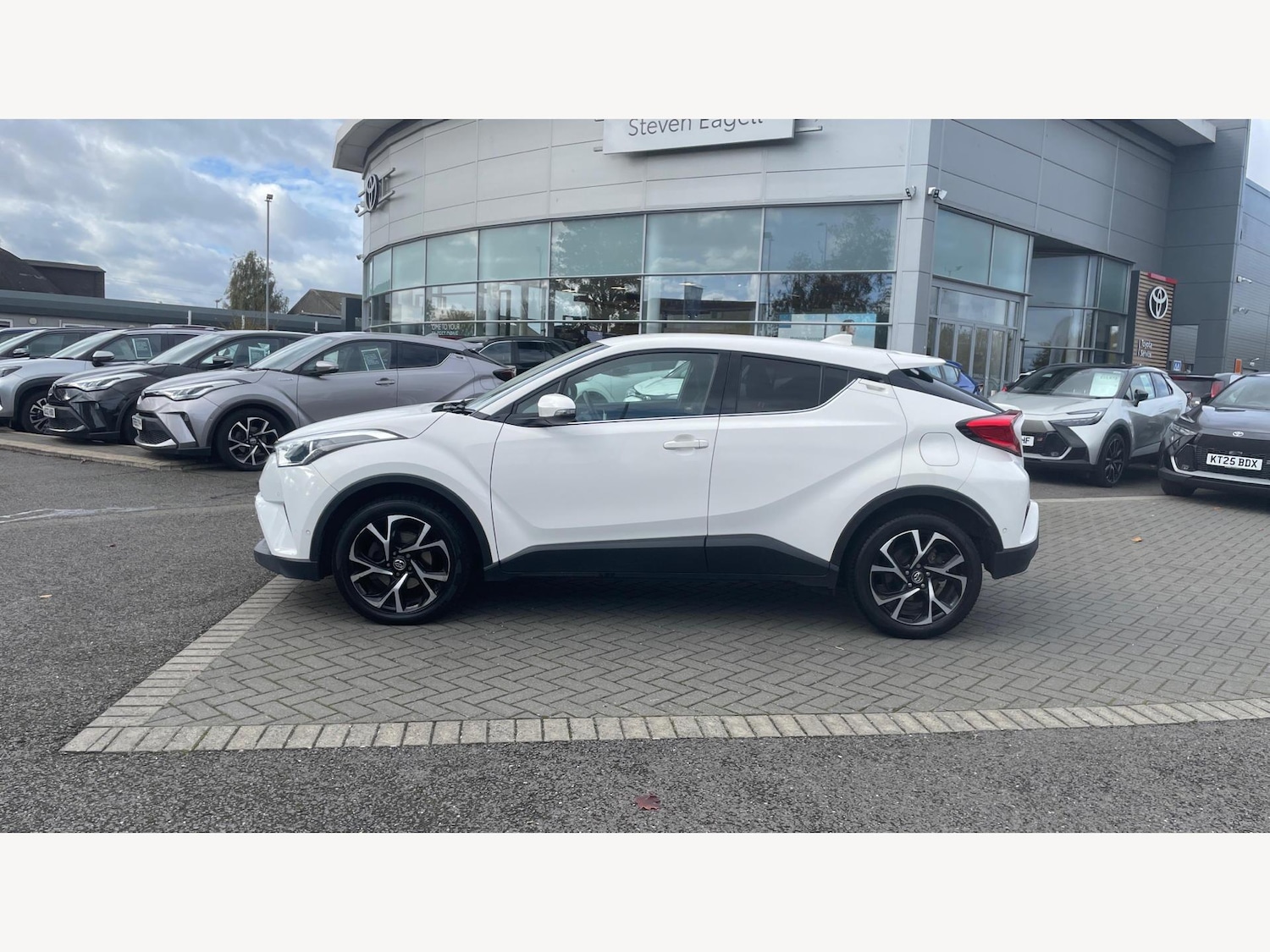Used Toyota C-HR 2019 for sale - 76409302: Photo 19