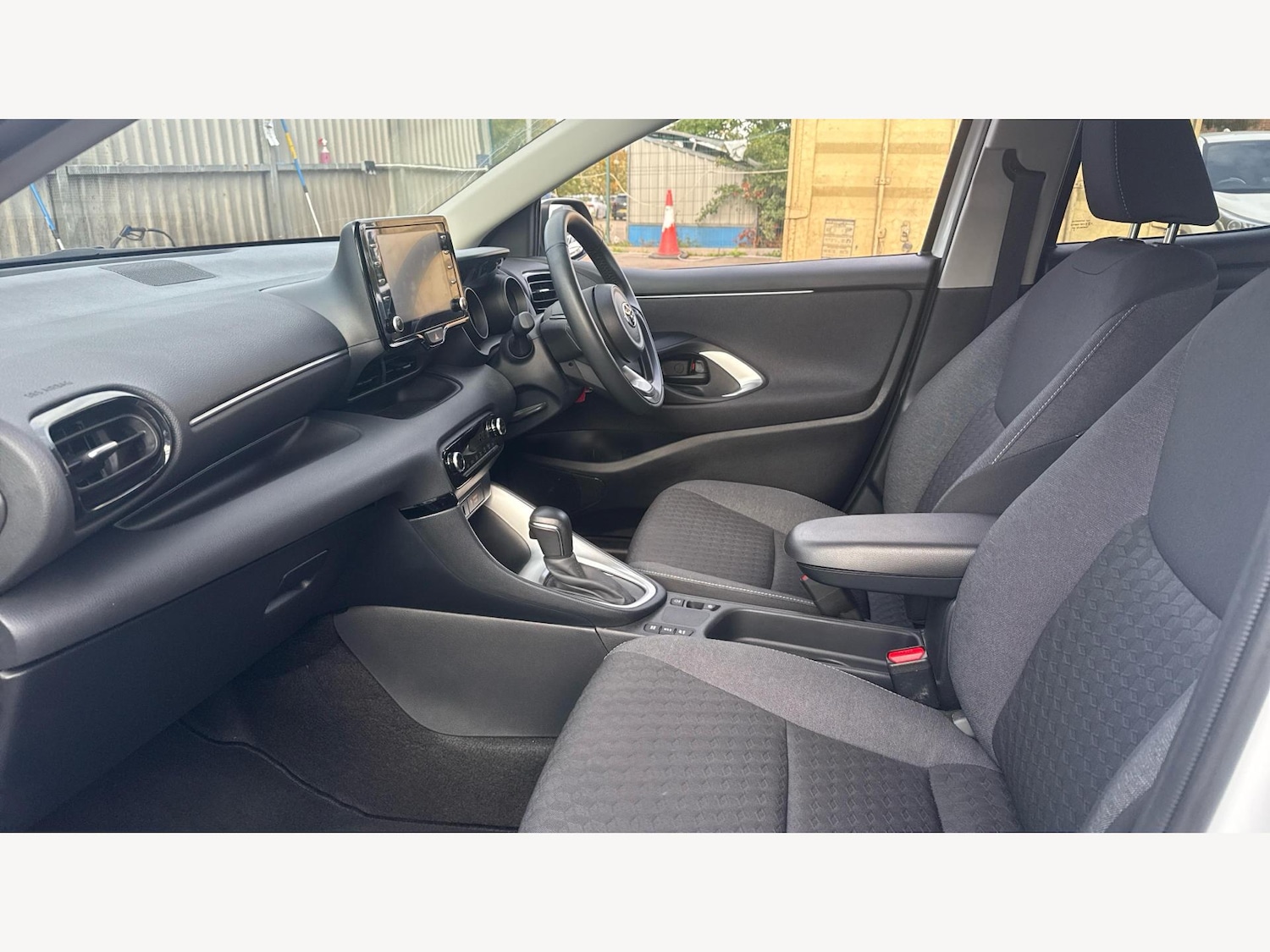 Used Toyota Yaris 2023 for sale - 77290800: Photo 12